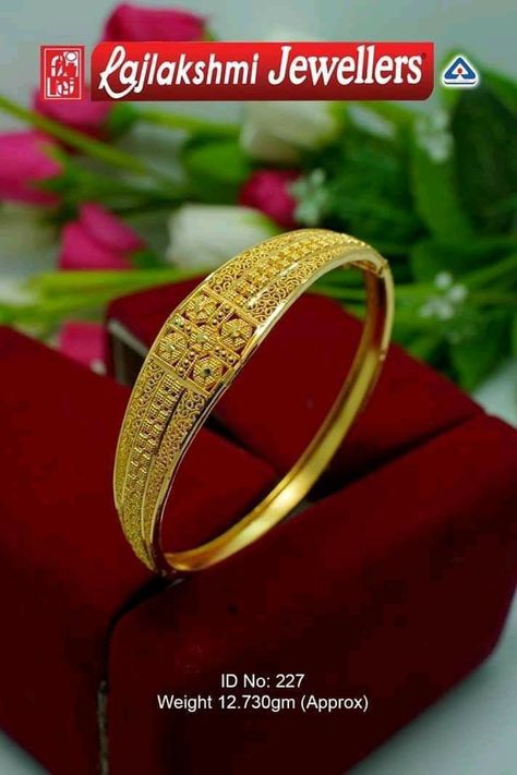 gold ring designs for women with price and weight ladies gold rings designs 2021 | sone ki anguthi #latestanguthidesigns#newgoldring#sonekirings NOTE ... Gold Kada Design For Women, Ladies Gold Rings, Gold Jewelry Prom, Unique Gold Jewelry Designs, Gold Bangles For Women, Gold Jewelry Outfits, Gold Bangle Set, Indian Bridal Jewelry Sets, Baby Bangles