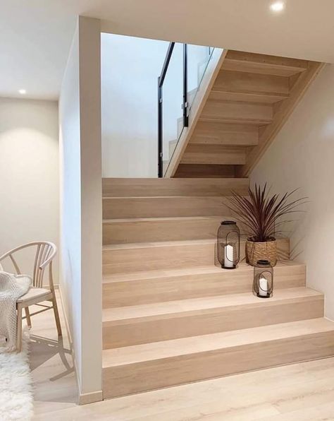 Home Stairs Design, Wooden Staircases, Interior Stairs, House Stairs, Staircase Design, Home Design Decor, Scandinavian Home, Stairs Design, Design Case