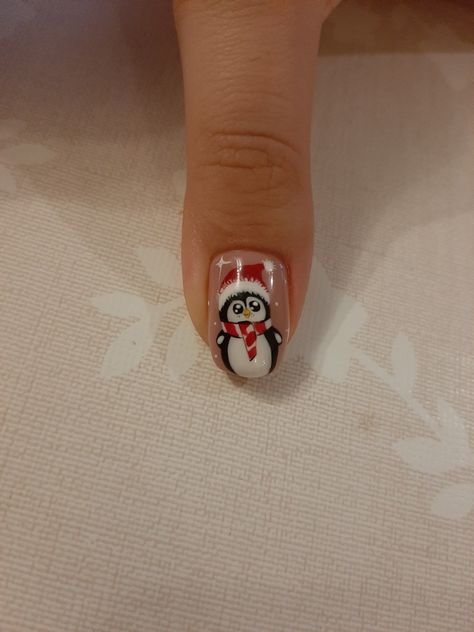 Nails With Penguin, Christmas Nails Animals, Christmas Nails Penguin Winter, Winter Penguin Nails, Penguin Nails Christmas, Penguin Christmas Nails, Penguin Nail Designs, Christmas Nails Penguin, Christmas Naildesign