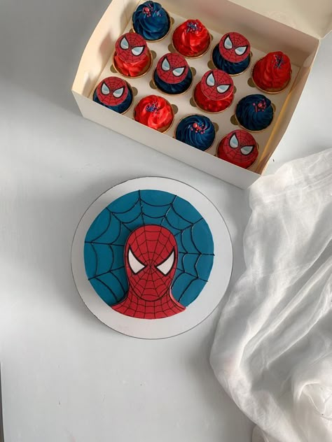 Mini Cake Spiderman, Pastel Spiderman, Cake Spiderman, Spiderman Cupcakes, Spiderman Birthday Cake, Spiderman Gifts, Cake Templates, Korean Cake, Spiderman Cake