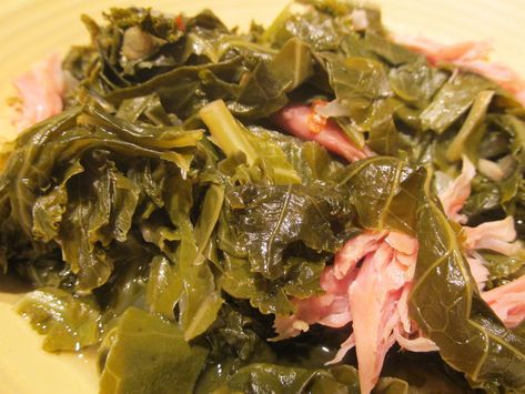 Collard Greens With Smoked Turkey, Greens With Smoked Turkey, Collard Green Seasoning, Greens Recipe Soul Food, Southern Collard Greens, Smoked Turkey Wings, Roasted Root Veggies, Southern Greens, Collard Greens Recipe