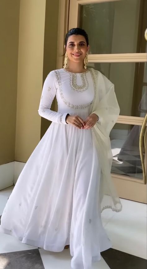 White Frock Suit For Women, White Anarkali Suits Classy, Suits For Women Indian, Khatli Work, Anarkali Designs, White Frock, Pretty Dresses Casual, Exfoliating Sponge, Haldi Outfits