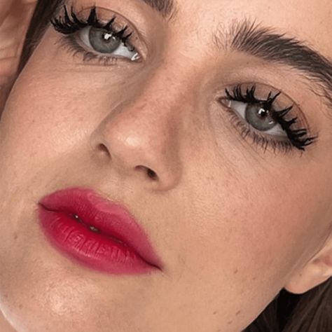 2024's Biggest Winter Makeup Trends: Frosty Eyes, Blurred Lips, and More Winter 2024 Makeup Trends, 2024 Lipstick Trends, 2024 Makeup Trends, Saint Makeup, Black Bride Wedding, Blurred Lips, Black Wedding Makeup, Winter Lipstick Colors, Bride Wedding Makeup