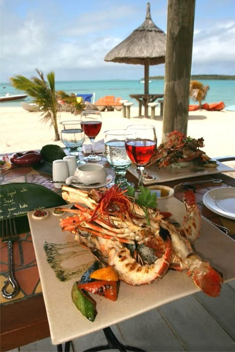 ༺♥༻seafood on the beach༺♥༻ Beach Restaurant Food, Food On The Beach, Acajutla, Seafood Shack, Food Beach, Beach Food, Beach Dinner, Seafood Recipes Healthy, Healthiest Seafood