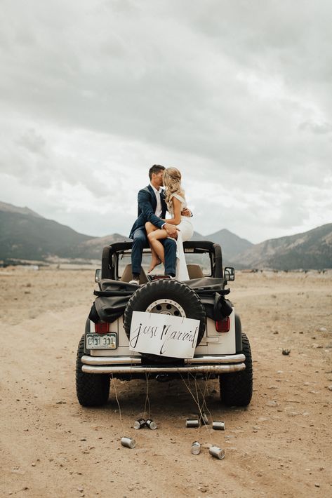 Just married// #jeeplife Just Married Pictures Ideas, Wedding Photo Car, Just Married Jeep, Jeep Wedding Pictures, Africa Elopement, Just Married Jeep Decorations, Saloon Wedding, Wedding Jeep Photos, Elopement Pics