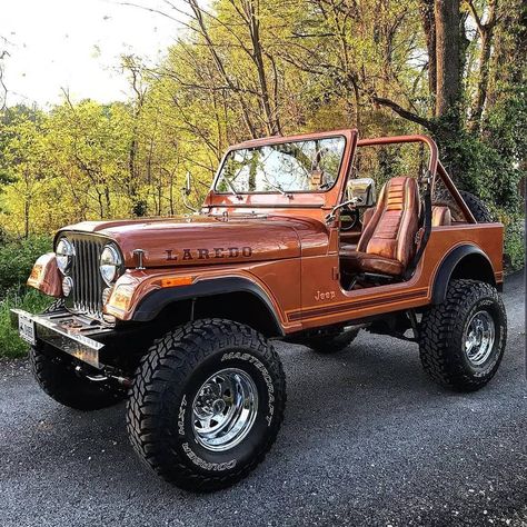 Classic Jeep Wrangler, Old Jeep Truck, Old Jeeps Vintage, Vintage Jeep Wrangler, Old Jeep Wrangler, Jeep Wrangler Truck, Jeep Ika, Cj5 Jeep, American Pickup Trucks