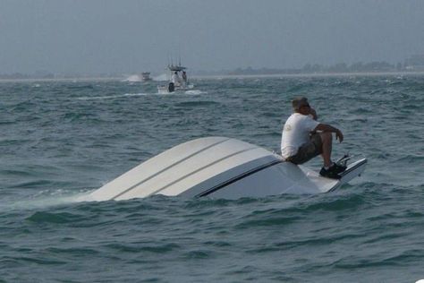 Sunken Boats, Karma Funny, Boat Humor, Instant Karma, Boat Safety, White Lake, Water Safety, Caption This, Road Rage