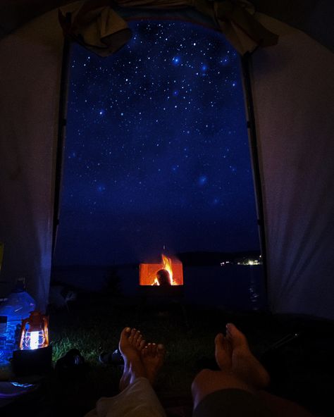 #camping #canada #couplecamping #couplegoals #summertravel Camping Couples, Vancouver Trip, Camping Photos, Couple Camping, Camping Couple, Couples Camping, Romantic Camping, Cozy Camping, Camping Photo