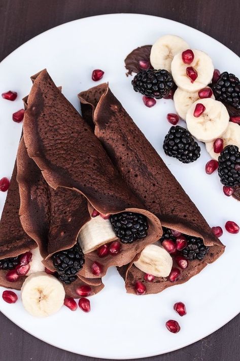 Chocolate Crepes Recipe, Vegan Crepes, Chocolate Crepes, Chocolate Photos, Dessert Chocolate, Crepe Recipes, Vegan Cookbook, God Mat, Food Dessert