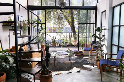 Loft Apartment Industrial, Living In Mexico City, Modern Industrial Interior, City Loft, Loft Kitchen, Traditional Dining Rooms, Home Aesthetic, Industrial Loft, Home Decorating Ideas