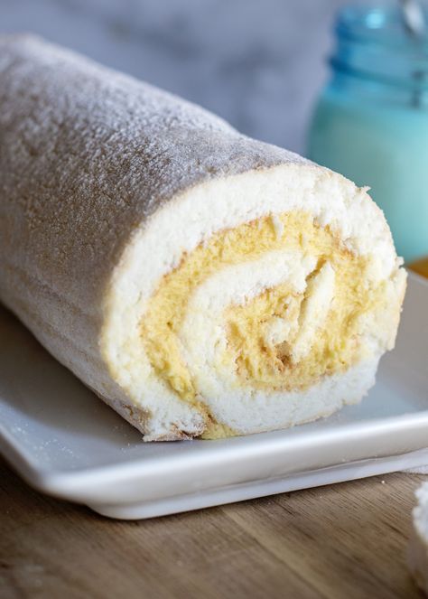 Angel Food Cake Roll, Lemon Angel Food Cake, Easy Birthday Cake Recipes, Jelly Roll Cake, Angel Food Cake Desserts, Fresh Strawberry Cake, Southern Plate, Angel Food Cake Mix Recipes, Cake Rolls