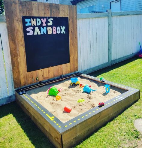 Large Covered Sandbox Ideas, Covered Sandbox Ideas, Sandbox Alternative, Boat Sandbox, Sandbox Ideas, Backyard Sandbox, Backyard Play Spaces, Diy Sandbox, Outdoor Chalkboard