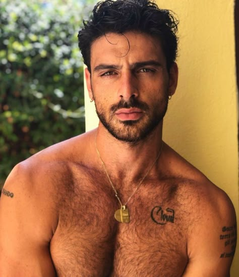 Handsome Italian Men, Handsome Men Quotes, Men Quotes Funny, Michele Morrone, Handsome Arab Men, Italian Men, The Perfect Guy, Shirtless Men, Male Face