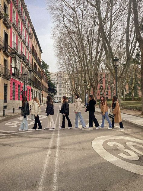 friends travel beatles inspo pic madrid cross street line inspiration the beatles group photo pose aesthetic Poses For 9 People, Group Travel Photos, Group Picture Poses Aesthetic, Friends Photo Ideas Group, Street Gang Aesthetic, Poses For Group Pictures, Group Picture Aesthetic, Friends Group Photo Ideas, Group Photo Ideas Aesthetic