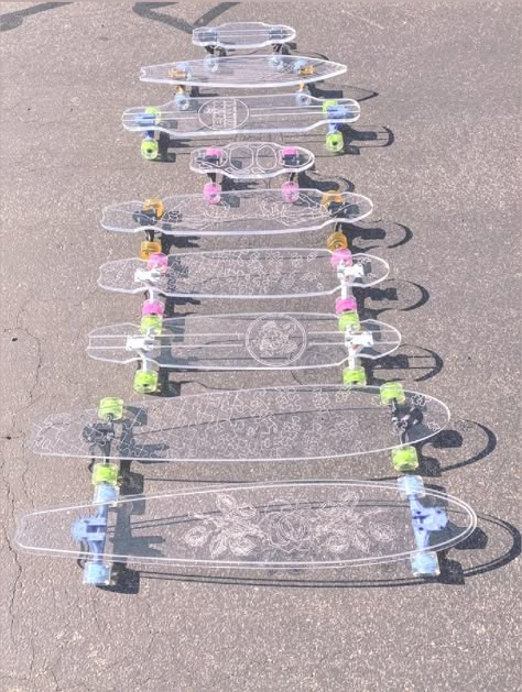 Cute Skateboard Aesthetic, Aesthetic Skateboard Design, Scate Bords Aesthetic, Cool Skate Boards Design, Ghost Longboards, Girly Skateboard, Longboard Aesthetic, Mini Skateboard, Skater Vibes