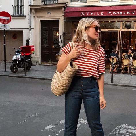 Photo Paris, Spring Summer Capsule Wardrobe, Outfit Inspiration Women, Parisian Chic Style, Sassy Outfit, Spring Capsule Wardrobe, Elegante Casual, Spring Street Style, Parisian Chic