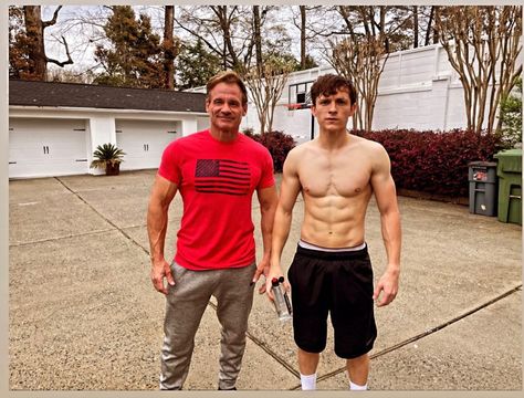 Tom Holland Abs, Foto Top, Tom Holland Imagines, Tom Holland Peter Parker, Tom Holland Spiderman, Tommy Boy, Men's Toms, Man Thing Marvel, Transformation Body