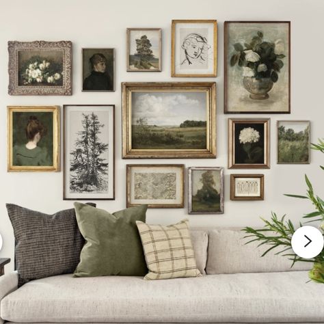 French Country Wall Art, European Decor, Vintage Gallery, Gallery Wall Living Room, Casa Vintage, Gallery Wall Frames, Antique Decor, Wall Art Canvas Painting, Wall Gallery