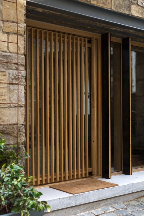 Midcentury Front Doors, Glass Entrance Doors, Modern Entry Door, Architectural Association, House Cladding, Office Interior Design Modern, Separating Rooms, Door Entryway, Wood Cladding