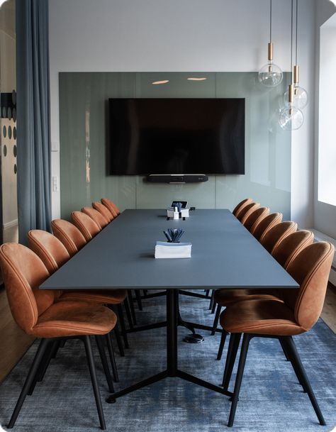 Conference Room Design Industrial, Client Meeting Space, Scandinavian Conference Room, Cozy Meeting Room Ideas, Small Conference Room Design Modern, Modern Business Office Design, School Conference Room Design, Casual Conference Room, Meeting Room Design Office Modern