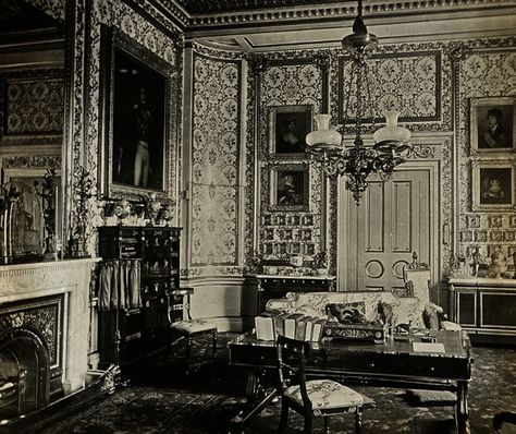 The Chambers of Old London Victoria Queen Of England, Craftsman Interiors, Writing Room, Victoria Reign, Anne Of Cleves, Palace Interior, Victorian Interiors, London History, British Royal Families