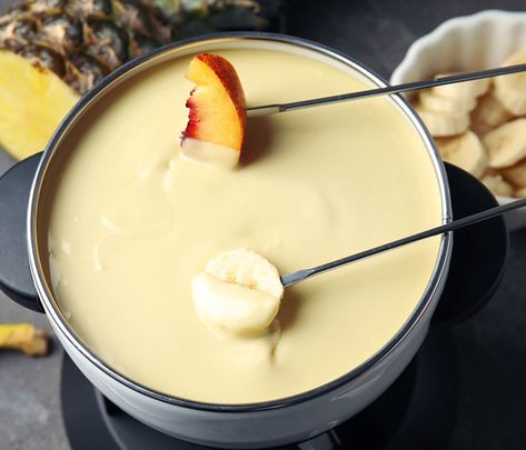 Fondue Dinner Party, Theme Dinner Party, Cheese Fondue Party, Best Cheese Fondue, Kids Cooking Activities, Fondue Dinner, Fondue Night, Gf Dinner, Fondue Recipes Cheese