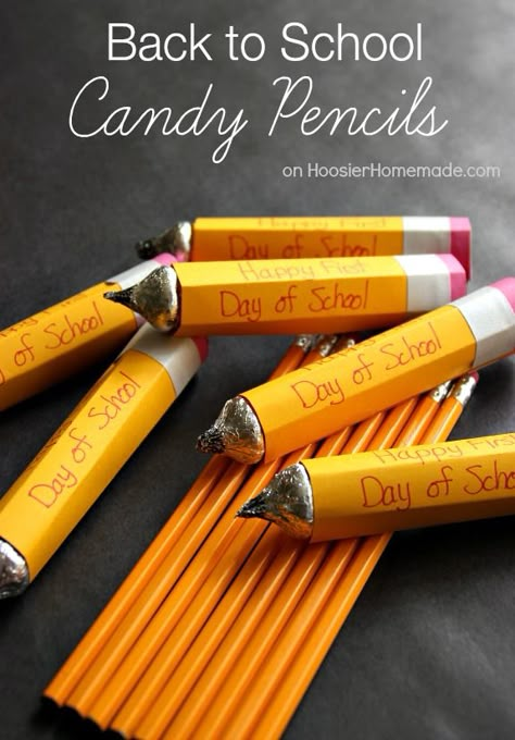 Candy Pencil, How To Make Candy, Classroom Treats, Back To School Crafts, Back To School Party, School Treats, School Pencils, Candy Crafts, 1st Day Of School