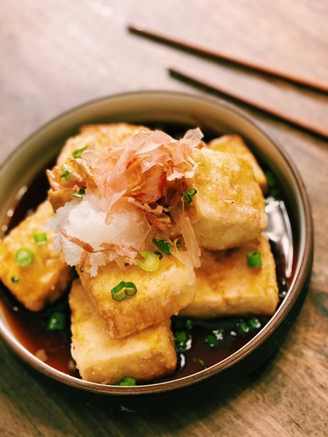 Tempura Tofu Recipe, Tiffy Cooks Tofu, Tofu Recipes Japanese, Tofu Agedashi, Japanese Dishes Recipes, Tempura Tofu, Agedashi Tofu Recipe, Agadashi Tofu, Japanese Tofu Recipes