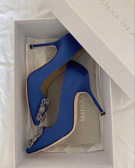 Manolo Blahnik Aesthetic, Blue Manolo Blahnik Shoes Wedding, Manolo Wedding Shoes, Blue Manolo Blahnik Shoes, Manolo Blahnik Carrie, Manolo Blahnik Wedding Shoes, Manolo Blahnik Blue, Wedding Bible, Blue Bride