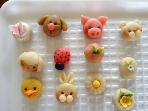 Animal marzipan Marcipan Cake Ideas, Marzipan Decoration Ideas, Marzipan Designs, Marzipan Sculpture, Marzipan Shapes, Marzipan Cake Decoration, Marzipan Ideas, Marzipan Animals, Marzipan Decoration