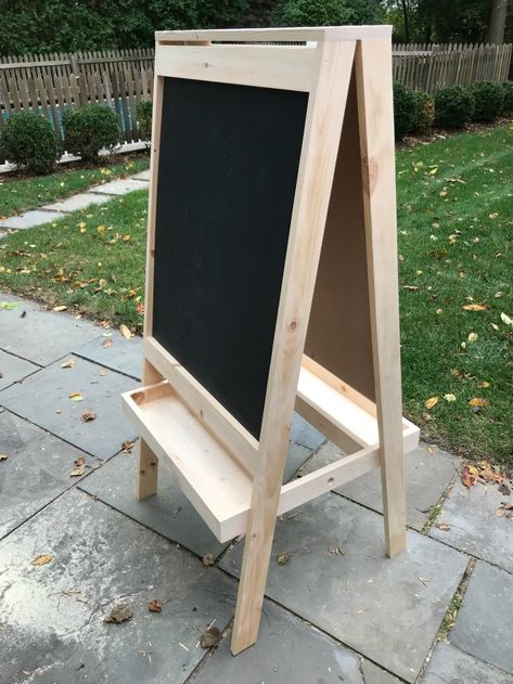 easel for kids natural wood Toddler Easel, Kids Art Easel, Diy Easel, Kids Easel, Chalkboard Easel, Palette Furniture, Diy Kids Art, Diy Kids Furniture, Diy Preschool