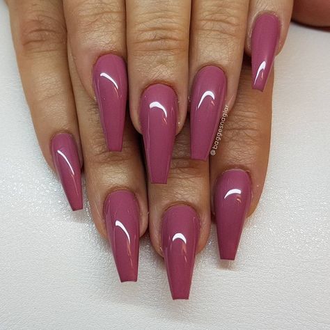 Fall Nails Mauve, Pink Nails For Fall, Fall Nail Ideas Coffin, Mauve Nail Ideas, Mauve Pink Nails, Pink Nails Fall, Fall Coffin Nails, Dusty Pink Nails, Coral Pink Nails