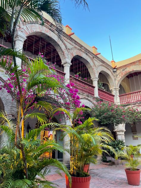 pink trews, beautiful architecture in colombia Colombian Architecture Home, Latin America Architecture, Colombia Architecture, Colombian Architecture, Hacienda Style Homes, Architecture Classic, Hacienda Style, American Architecture, Facade Architecture