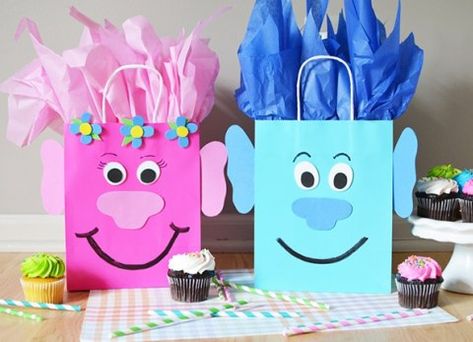 Diy Trolls Birthday Party, Trolls Party Favors, Diy Party Bags, Diy Birthday Party Favors, Trolls Party, Trolls Birthday Party, Troll Party, Diy Birthday Party, Theme Color