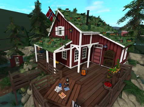 Small Cabin Bloxburg, Western Bloxburg House, Bloxburg Cabin House Ideas, Bloxburg Winter Cottage, Bloxburg Western House, Creative Bloxburg Builds, Bloxburg Farm Layout, Bloxburg Farm Ideas, Bloxburg River