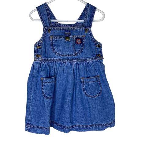 This Vintage 90s Baby Girl Denim Overall Bib Dress is perfect for your little one. In a classic blue color and size 18-24M, it's made from quality denim for durable wear. vintage baby clothing, 90s baby outfit, denim overall dress, bib dress for infants, vintage denim dress, classic blue dress, baby girl attire, 18-24M baby dress, quality baby clothing, vintage brand baby wear, durable denim dress, baby girl overall, 90s style baby dress Size: Girls 18-24 Months Condition: Pre-Owned Good *Please 90s Baby Clothes, Blue Dress Baby, Vintage Denim Dress, Outfit Denim, Girls Attire, Bib Dress, 90s Design, Vintage Baby Clothes, 90s Baby