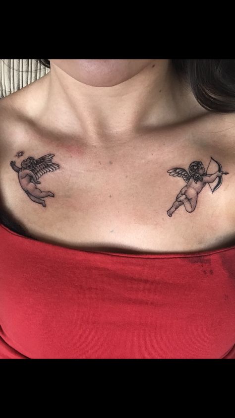 Angel On Collarbone Tattoo, Cherub Collar Bone Tattoo, Realistic Cherub Tattoo, Angel Tattoo Collar Bone, Cherub Back Tattoo, Fallen Angel Tattoo Minimalist, Angel Collar Bone Tattoo, Angel Tattoo Cherub, Cherub Neck Tattoo