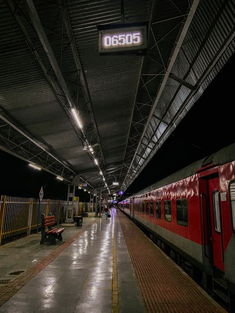 Mumbai Railway Station Snapchat, Railway Station Snapchat Story, Indian Train Snapchat Stories, Train Journey Instagram Story, Night Train Snap, Bangalore Railway Station, Train Snapchat Stories, Train Snapchat, Train Journey Photography