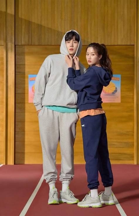 Welcome To Waikiki, Techno Outfit, Kim Seon Ho, Moon Ga Young, Short Hair Tomboy, Korean Couple, Kdrama Actors, 인물 사진, Korean Actress