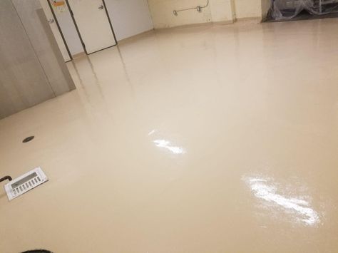 Solid colors are always a good option ! Ot epoxy floors Ref. Beige Solid Color Epoxy Floor, Home Epoxy Floor, Beige Epoxy Floor, Epoxy Floor Paint, Toilet Tiles, Epoxy Floors, Inside A House, Garage Floor Epoxy, Modern Contemporary Homes