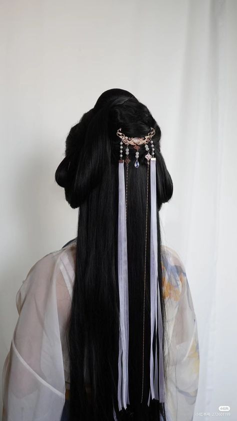 Chinese Accessories Hair, Mexican Hair Accessories, Traditional Chinese Accessories, Ancient Chinese Hair Accessories, Korean Goddess Hair, Chinese Royalty Aesthetic, Asian Headpiece, Ancient China Hairstyles, Asian Hair Jewelry