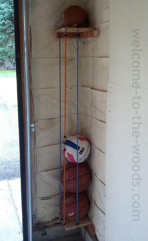 DIY Ball Corral - Do It Yourself Garage, Diy Projects Garage, Koti Diy, Shed Organization, Garage Organize, Ball Storage, Garage Makeover, Garage Storage Organization, Garage House