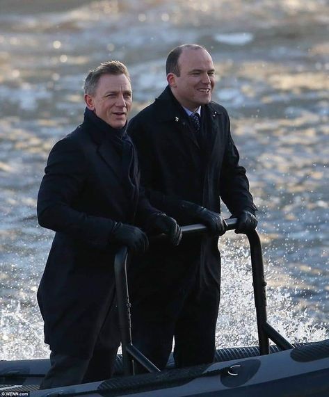 Danial Craig, Daniel Craig Spectre, Rory Kinnear, Daniel Craig 007, Daniel Graig, In Spectre, New James Bond, Daniel Craig James Bond, Celebrity Style Guide