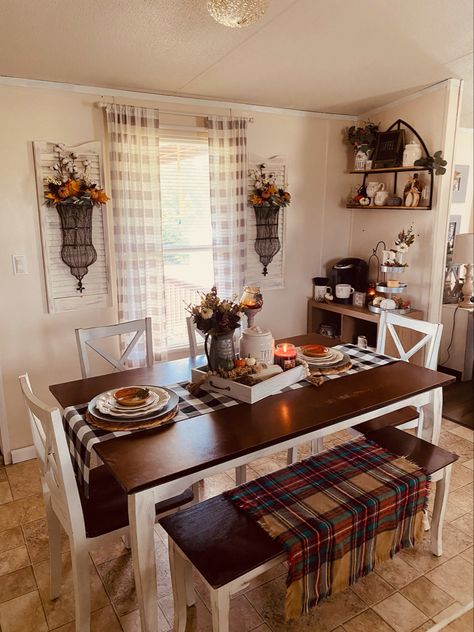 Fall Kitchen Decor Farmhouse, Fall Decor Kitchen Cabinets, Fall Decorated Kitchen, Bloxburg Fall Dining Room, Vintage Fall Home Decor, Fall Themed Kitchen, Fall House Decor Indoor Living Room, Fall Decor Above Kitchen Cabinets, Fall Kitchen Table Decor