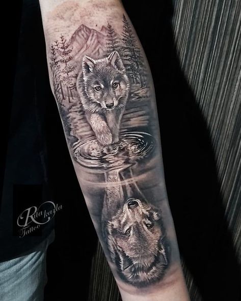 Wild Wolf Tattoo, Half Sleeve Tattoos Wolf, Tattoo Design Ideas For Women, Wolf Tattoo Forearm, Natur Tattoo Arm, Wolf Tattoos For Women, Wolf Tattoo Ideas, Geometric Wolf Tattoo, Half Sleeve Tattoos Forearm