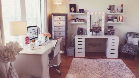 Makeup Room Ideas, Makeup Room Design, Salon Interior Design Ideas, Beauty Salon Interior Design, Office Makeup, Makeup Room Decor, Beauty Salon Interior, Vanity Room, Glam Room