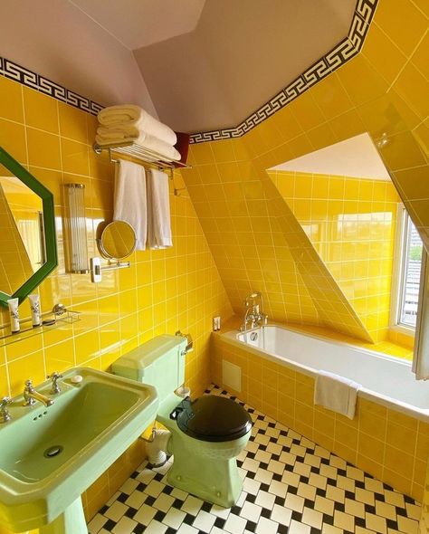 Hotel Les Deux Gares 🚂🛎🛏 on Instagram: “Bathroom with a view ! What can you ask more ? 💛 #hoteldeuxgares#yellow#bathroom#lukeedwardhall#colorful#paris10#parisianhotel” Yellow Bathtub, Yellow Tile Bathroom, Bathroom With A View, Art Deco Bathrooms, Instagram Bathroom, Construction Fails, Velvet Furniture, Yellow Bathroom, Yellow Tile