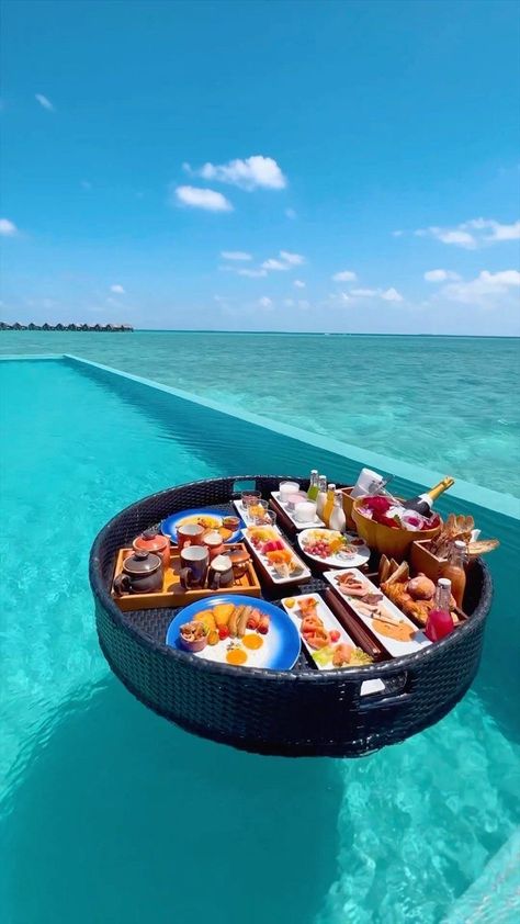 Floating Breakfast, Vacation Goals, Holiday Pictures, Beautiful Hotels, Rich Life, Travel Wardrobe, Best Places To Travel, Best Vacations, Amazing Destinations