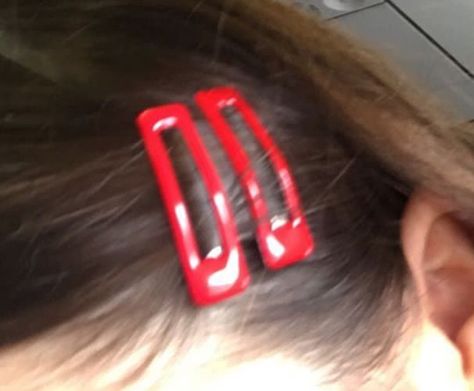 Barrettes Aesthetic, Ayano Tateyama, Jackie Burkhart, Hair Clips 90s, Girl Meets World, Red Aesthetic, Barrettes, Lana Del Rey, Namaste