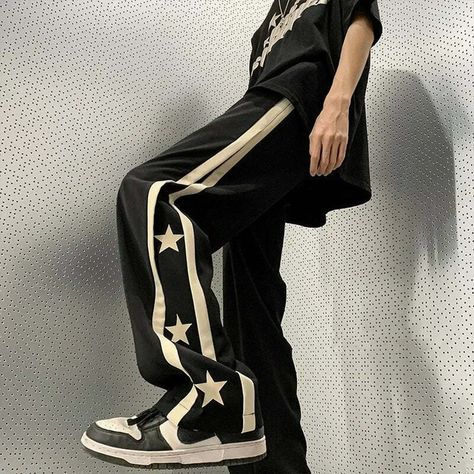 🔥Get ready to take your streetwear game to the next level with our Y2K Star Sweatpants! 🌟 These black sports pants are a must-have for any fashion-forward guy. 💪🏼 The wide leg and hip hop graphics make these trousers a statement piece that will turn heads. 😎 Whether you're hitting the gym or strolling through the city, these pants have got you covered. 👌🏼 Don't miss out on this Japanese streetwear trend! 🇯🇵 #Y2KStarSweatpants #StreetwearStyle #MensFashion #HipHopVibes #GraphicPants #BlackSpor... Black Sports Pants, Star Sweatpants, Y2k Star, Casual Pants Style, Denim Shirt With Jeans, Style Sweatpants, Sweatpants Style, Cargo Pants Outfit, Casual Pant